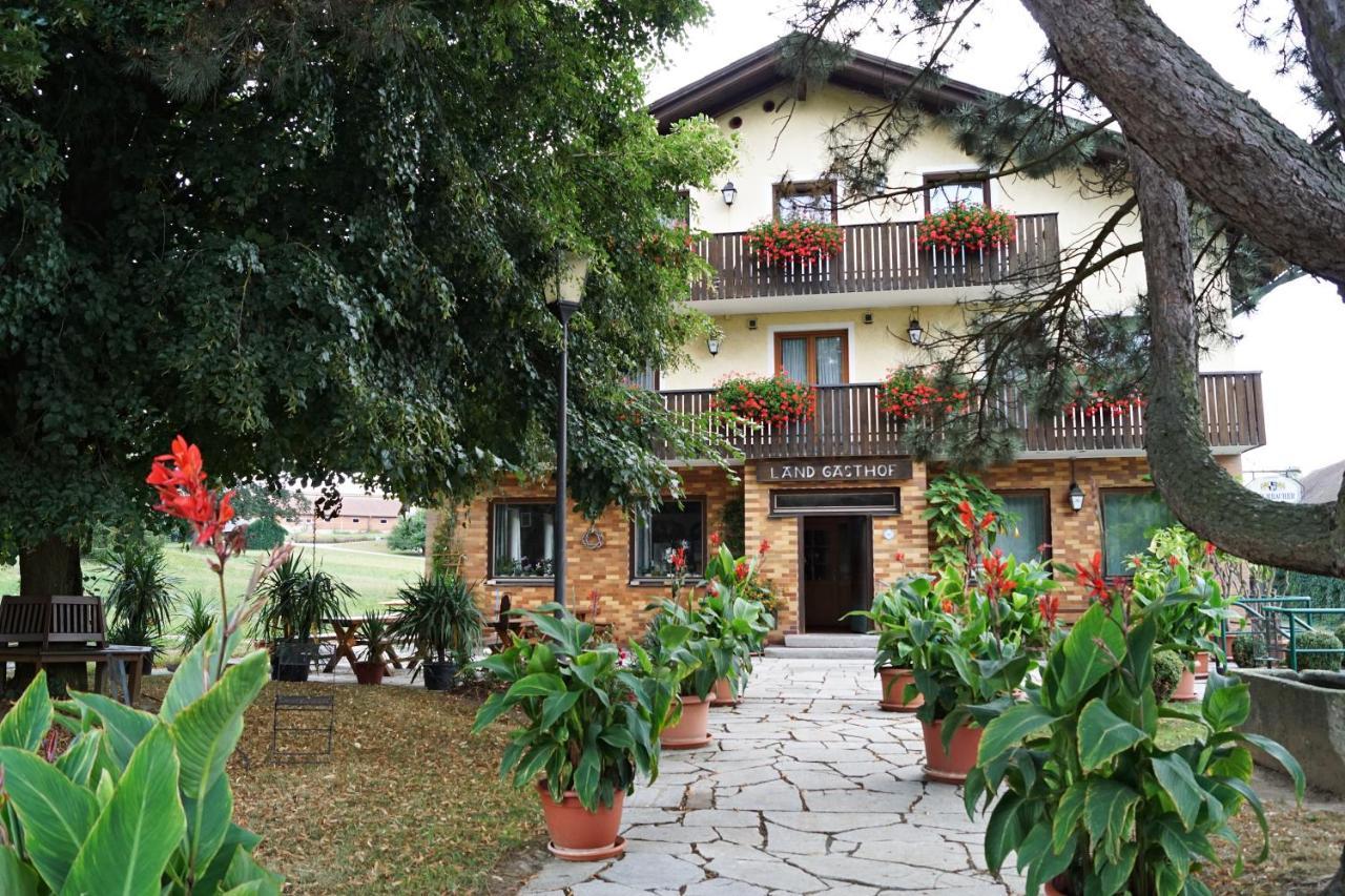 Hotel-Landgasthof Henghuber Roetz Exterior photo
